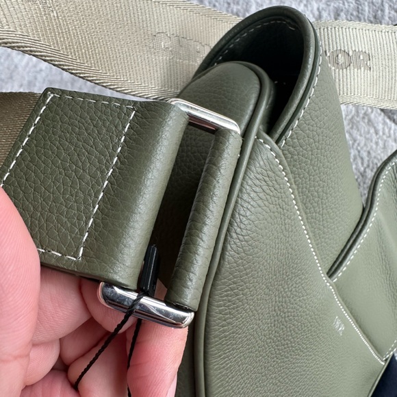 Saddle Bag
Khaki Grained Calfskin - Picture 2 of 16